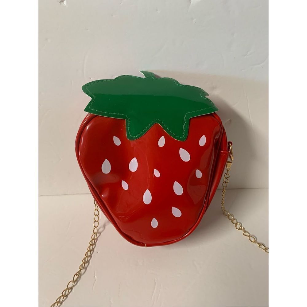 Strawberry Design chain crossbody bag - Picture 2 of 7